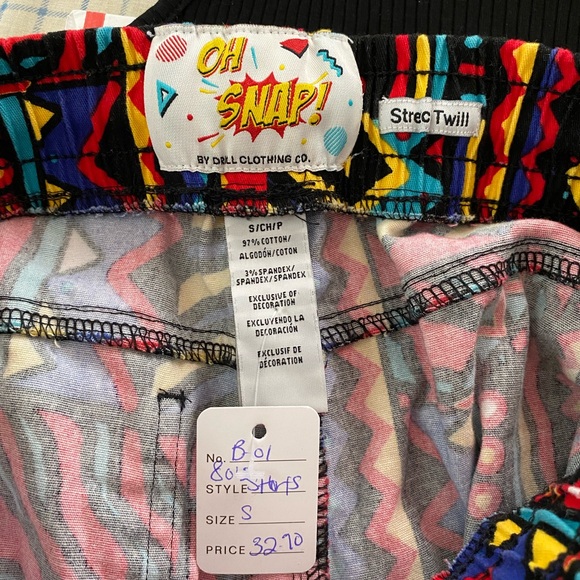 SOLD 90s VINTAGE FUNKY GEOMETRIC SHORTS - Picture 7 of 7